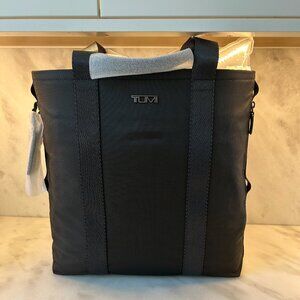 Tumi Essential North/South Tote Black